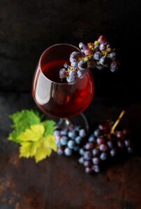 시라 (Syrah), 와인의 풍부한 풍미와 역사를 간직한 품종